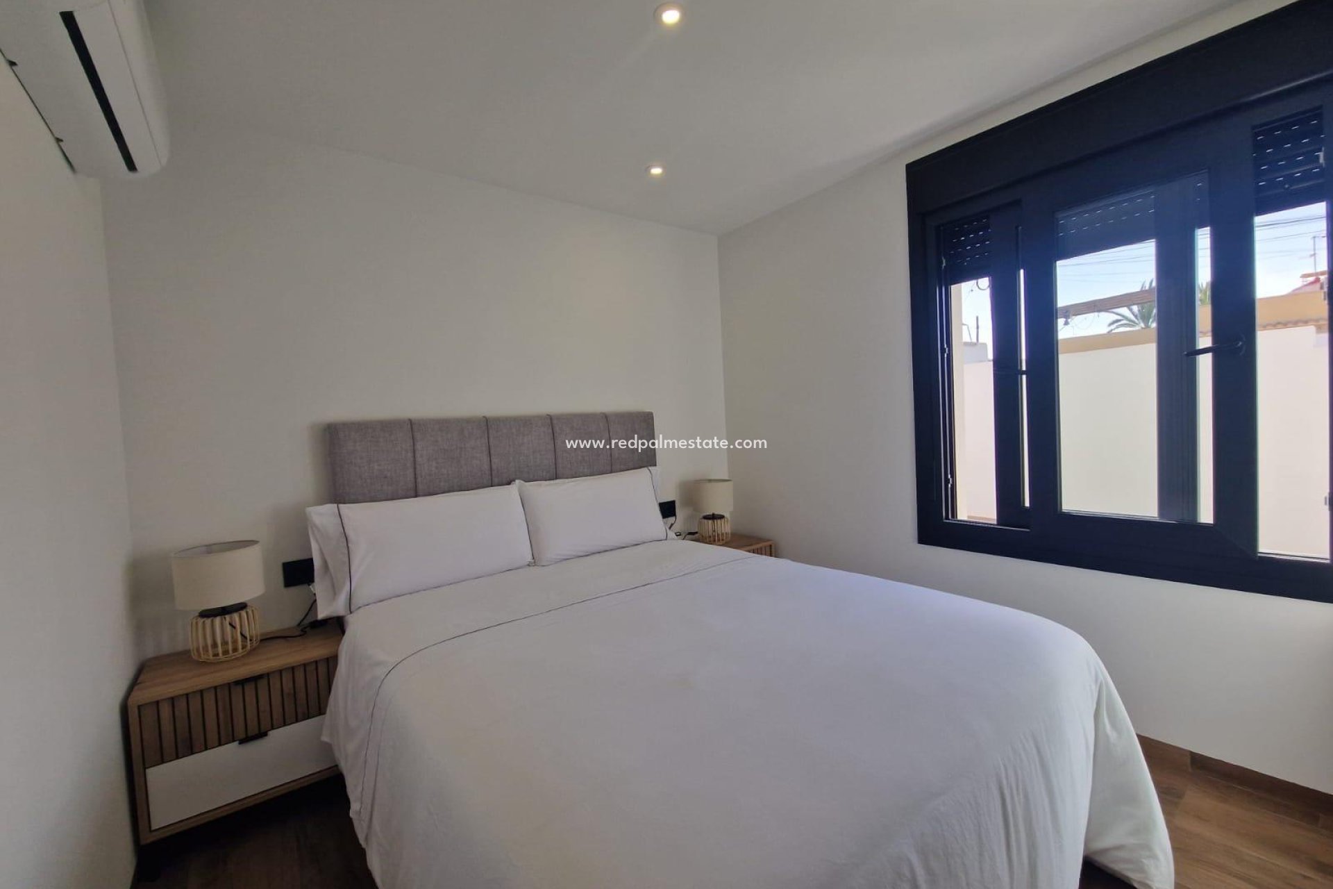 Resale - Villa -
Torrevieja - Los balcones