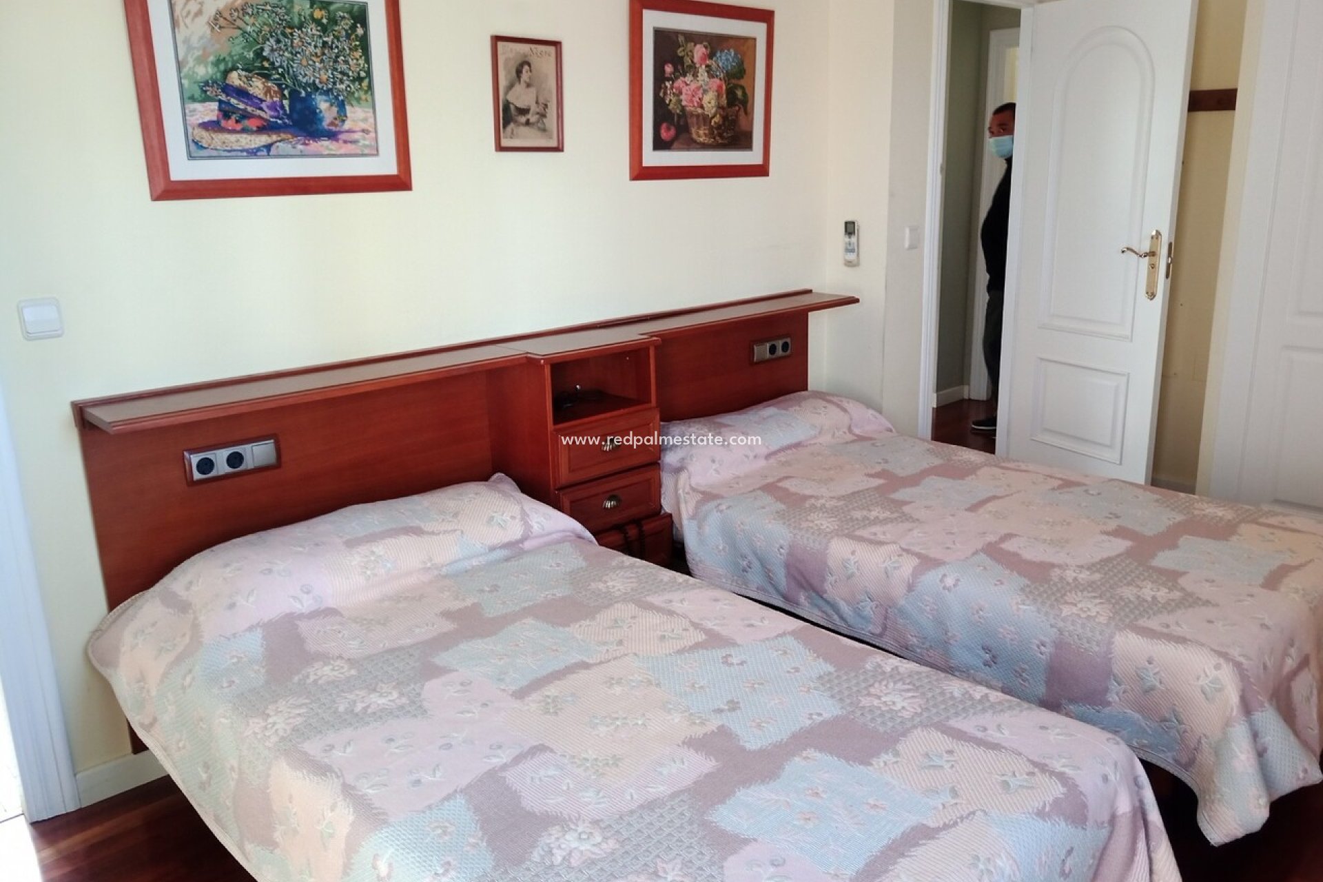 Resale - Villa -
Torrevieja - Los Balcones