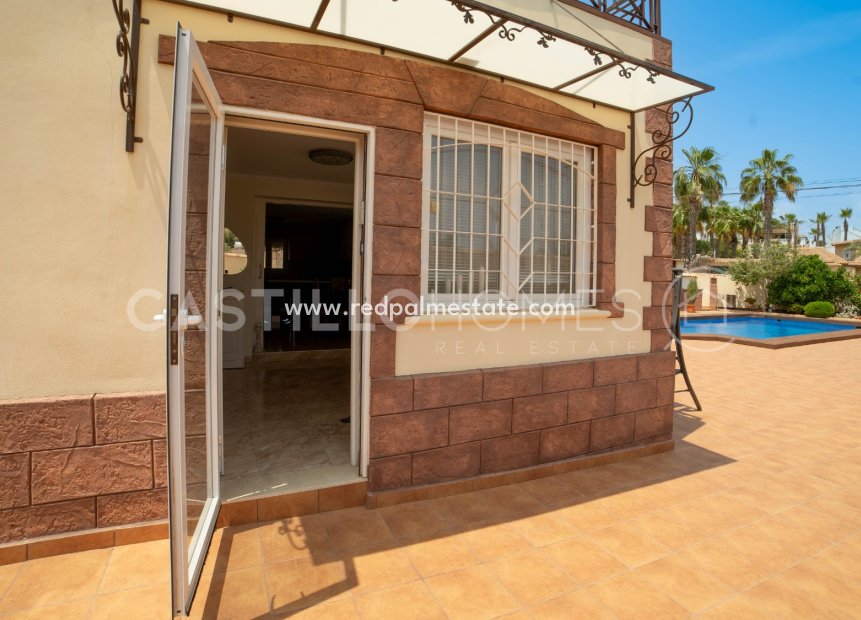Resale - Villa -
Torrevieja - Los balcones