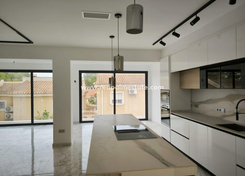 Resale - Villa -
Torrevieja - Los balcones