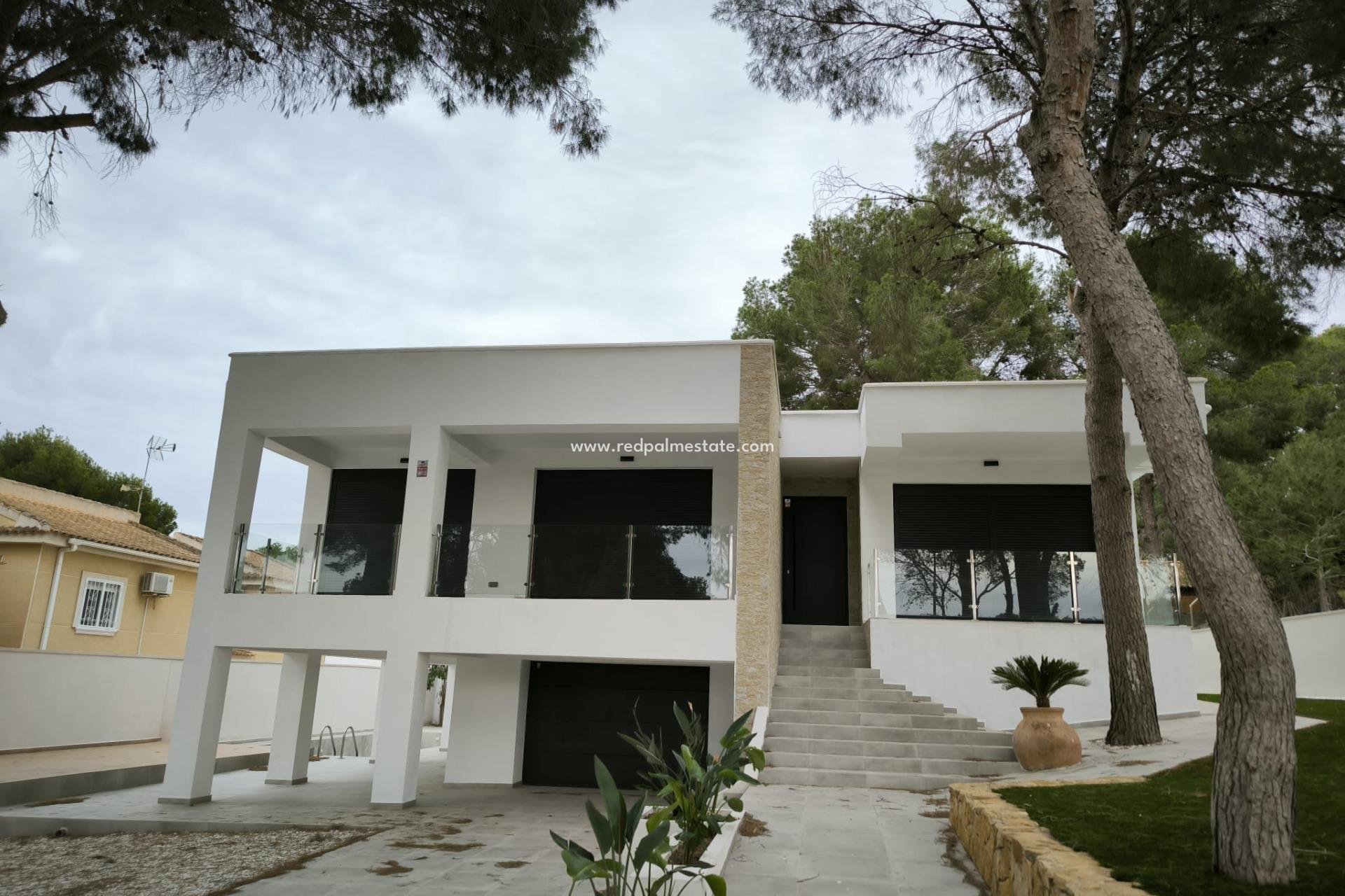 Resale - Villa -
Torrevieja - Los balcones