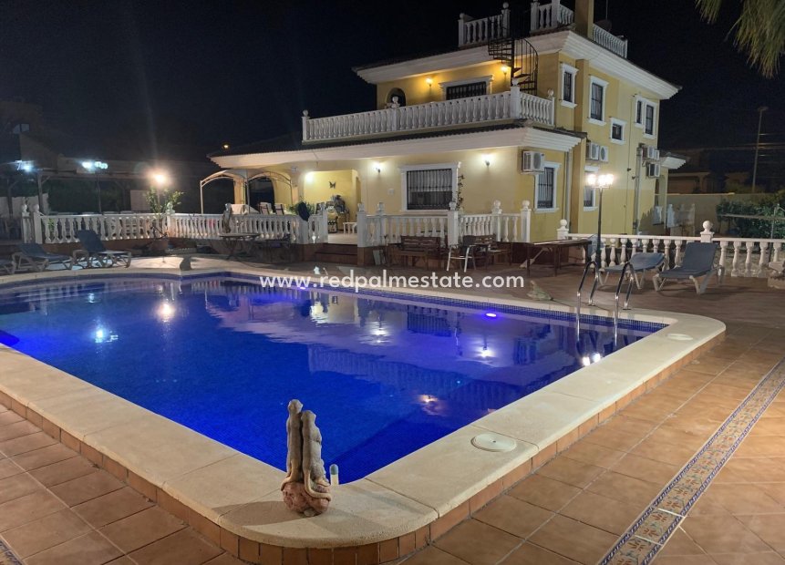Resale - Villa -
Torrevieja - Los balcones