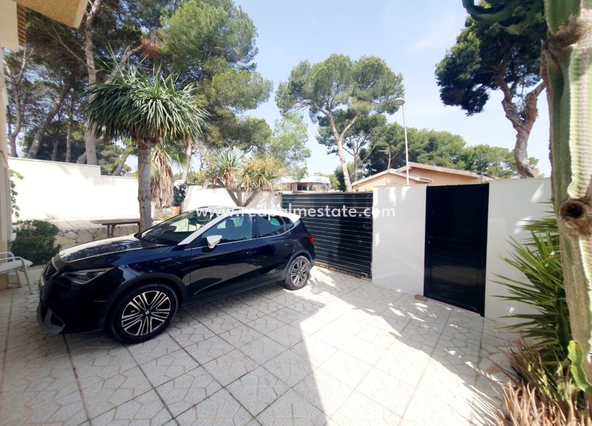 Resale - Villa -
Torrevieja - Los balcones