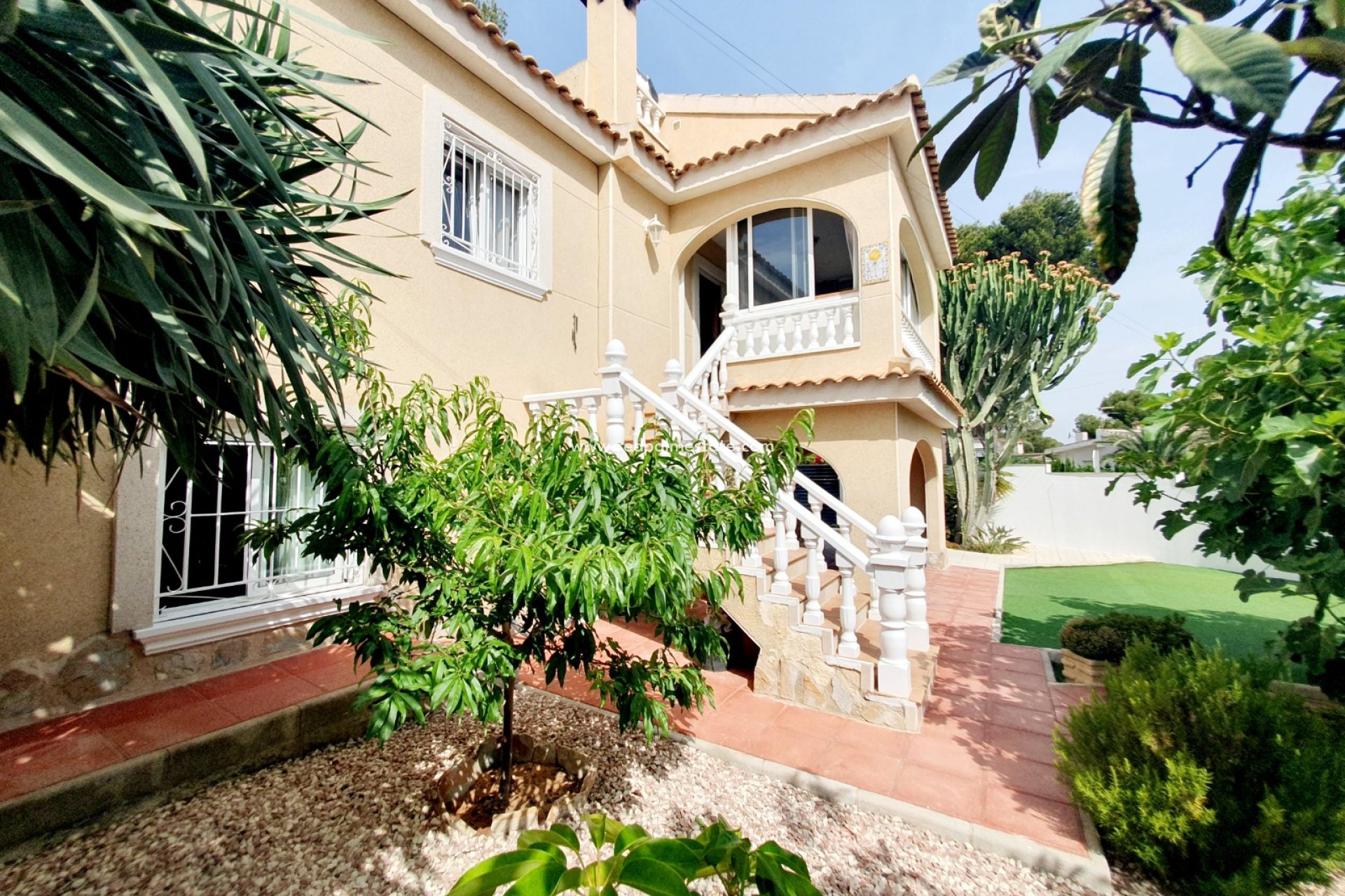 Resale - Villa -
Torrevieja - Los balcones