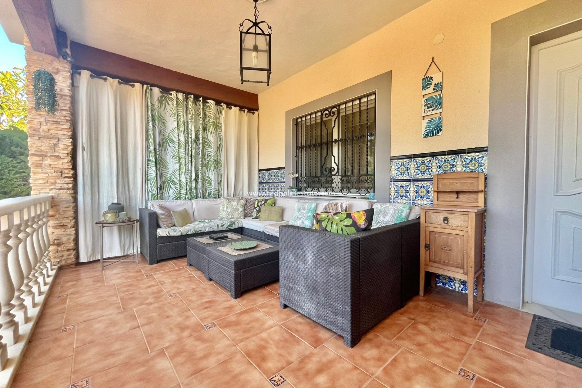 Resale - Villa -
Torrevieja - Los balcones