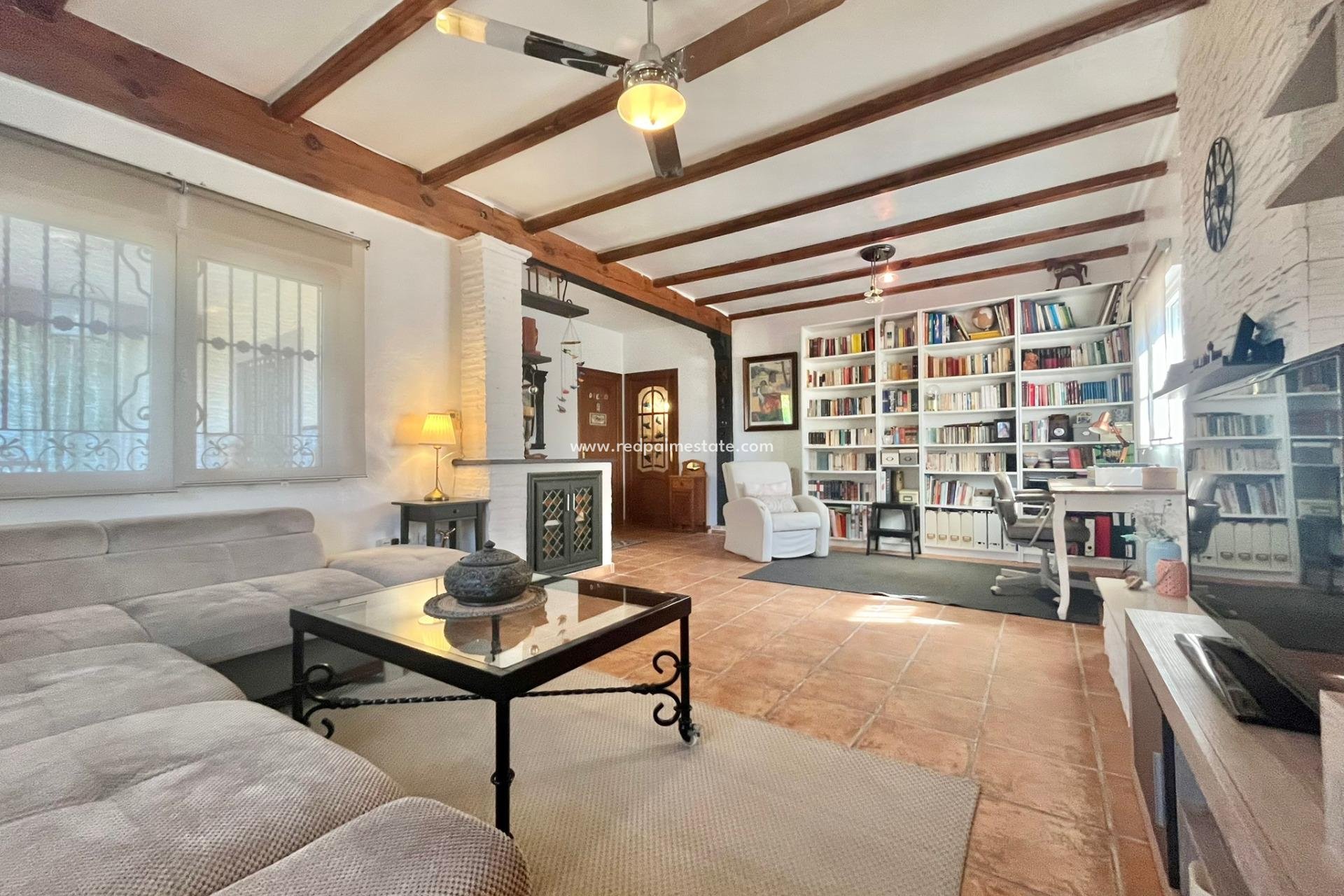 Resale - Villa -
Torrevieja - Los balcones