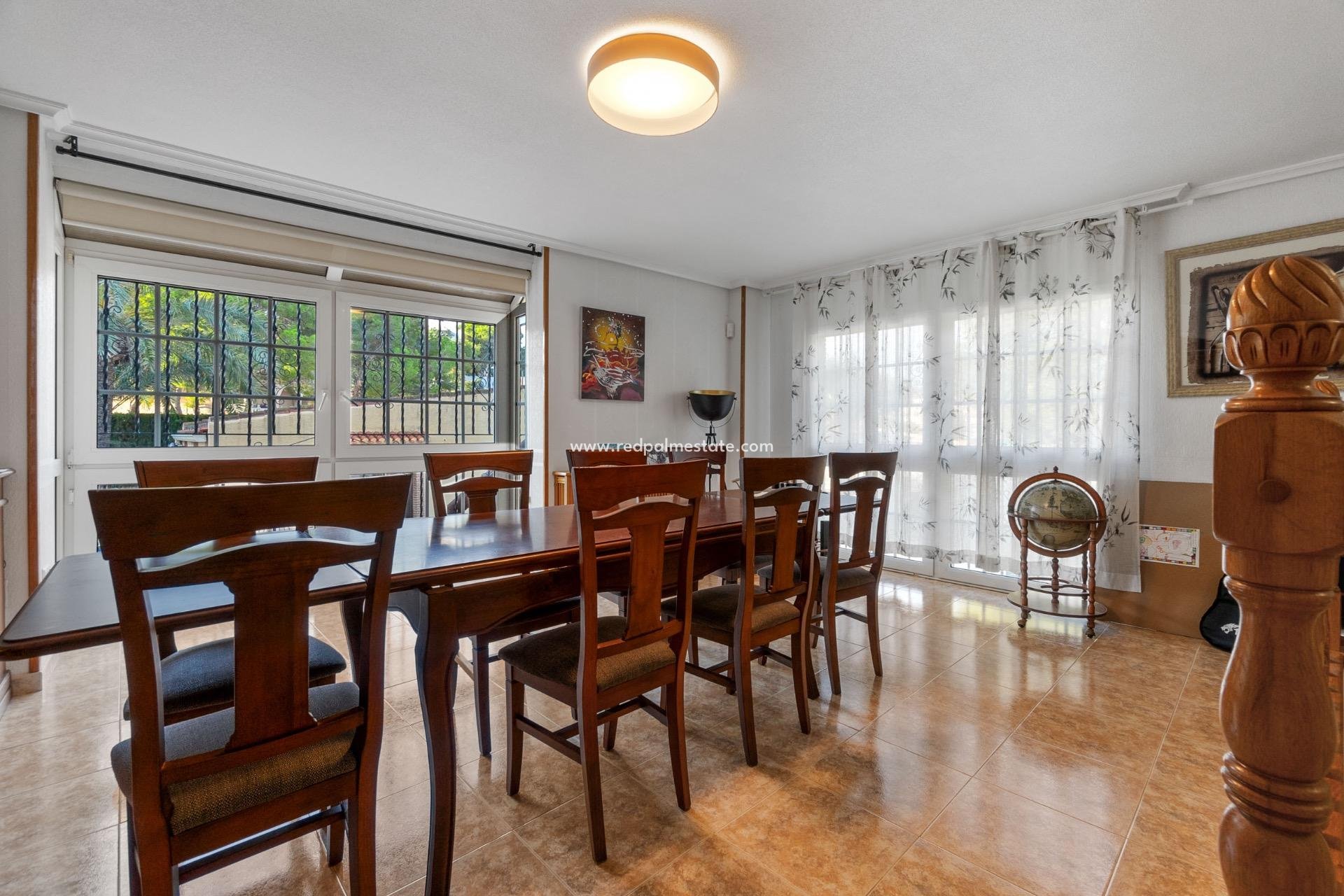 Resale - Villa -
Torrevieja - Los balcones