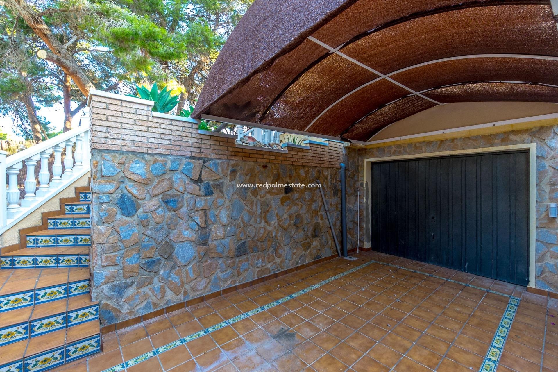 Resale - Villa -
Torrevieja - Los balcones