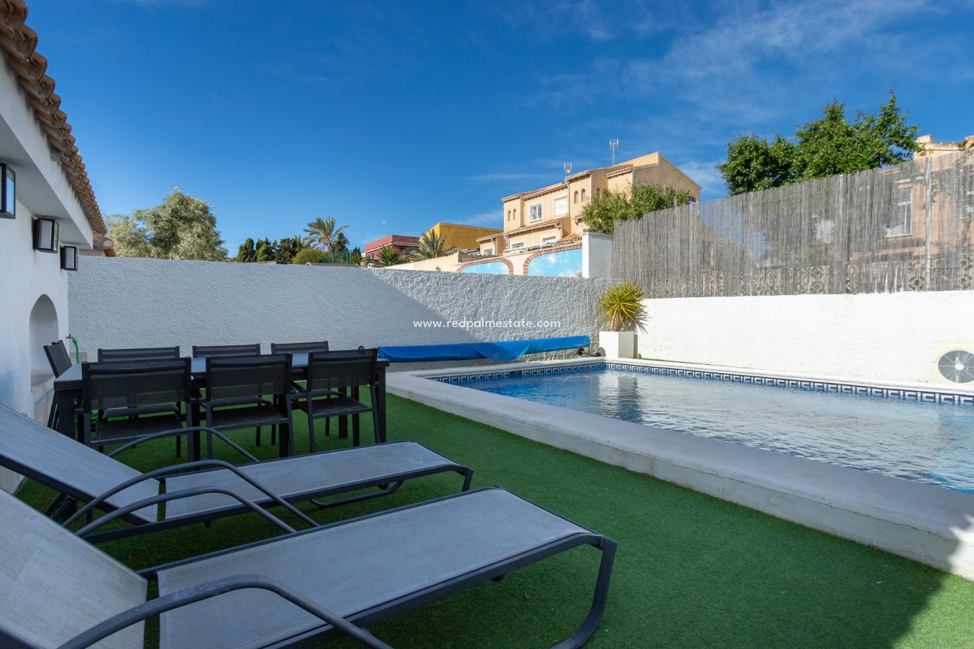 Resale - Villa -
Torrevieja - Los balcones