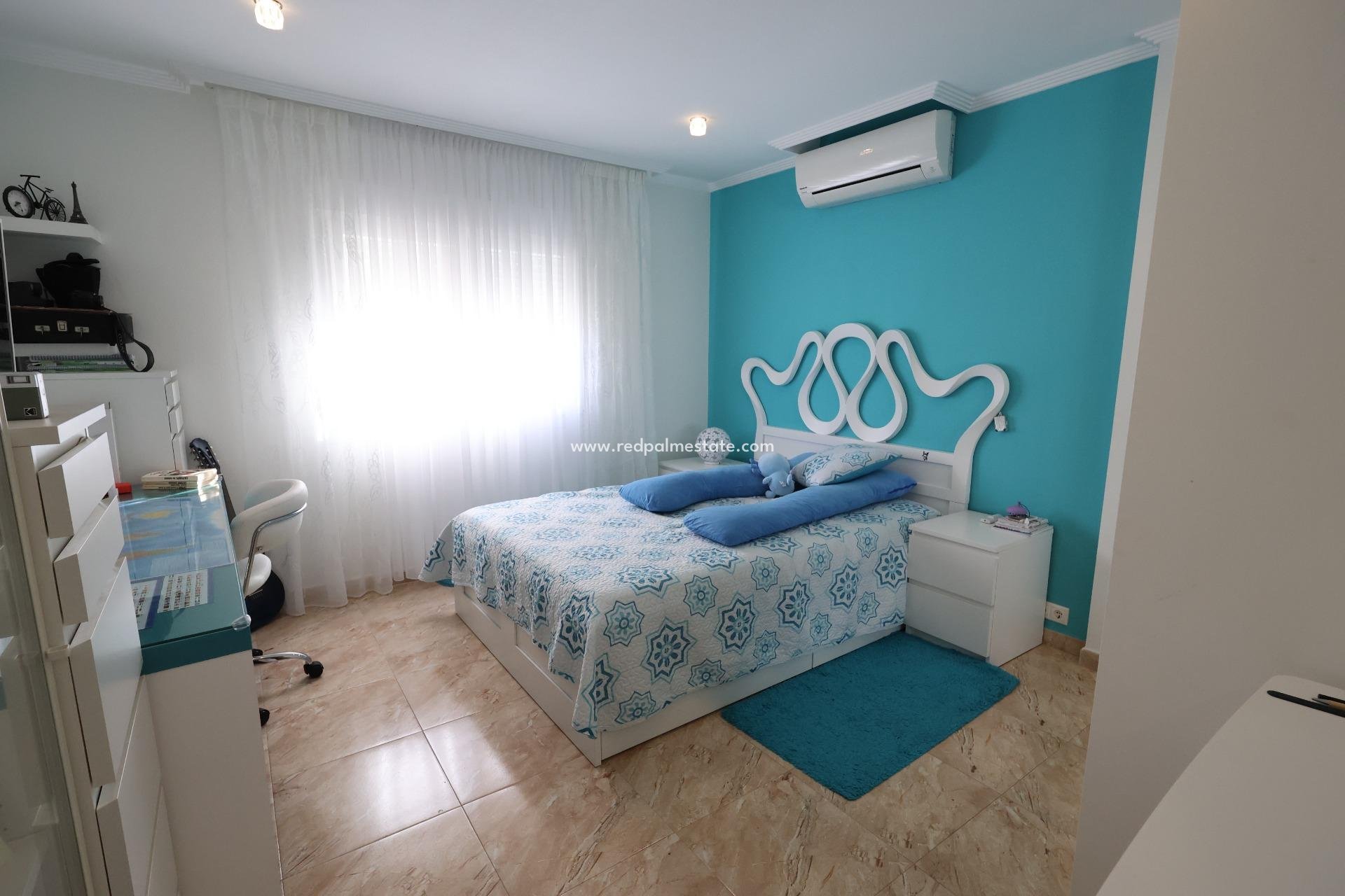 Resale - Villa -
Torrevieja - Los balcones