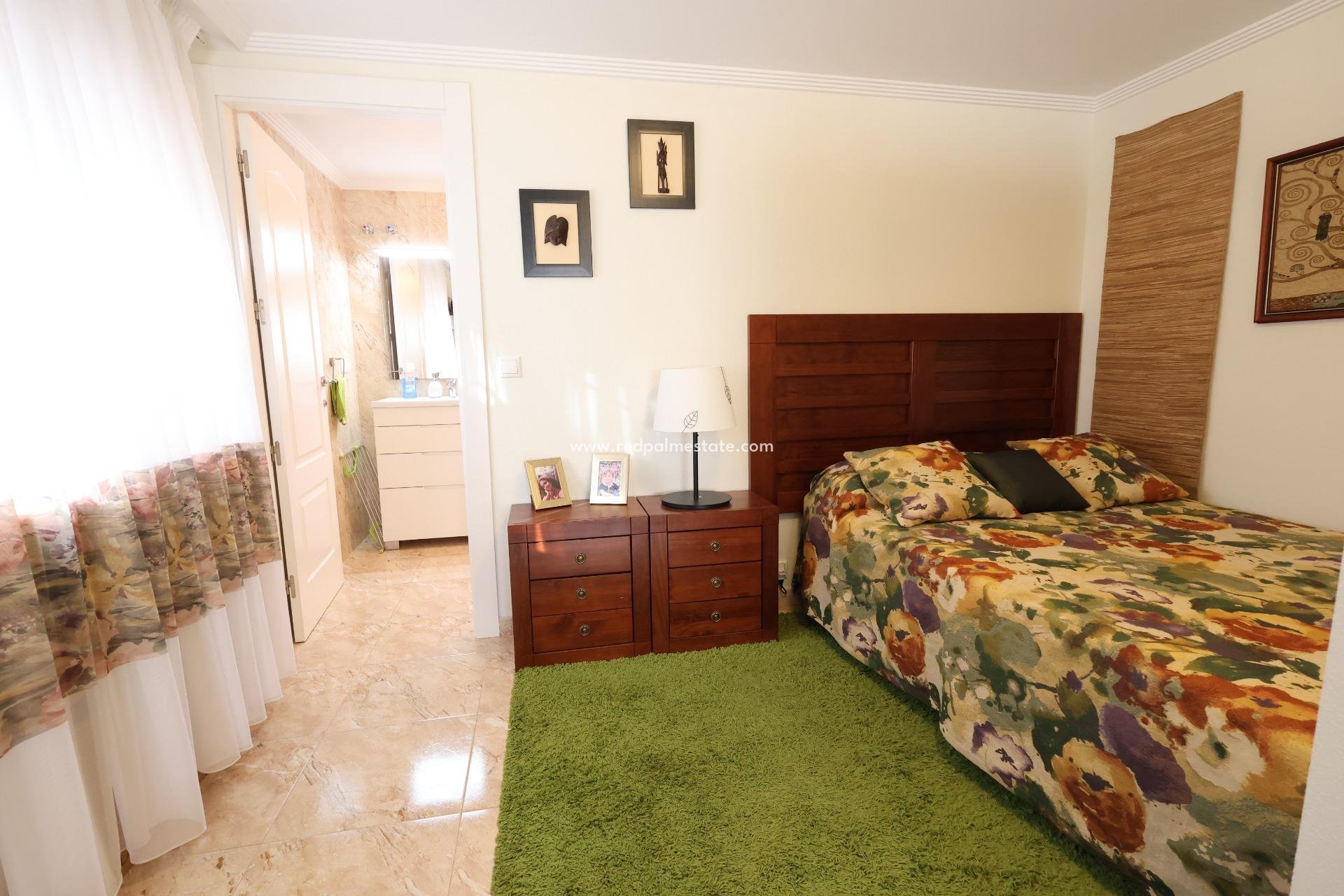 Resale - Villa -
Torrevieja - Los balcones