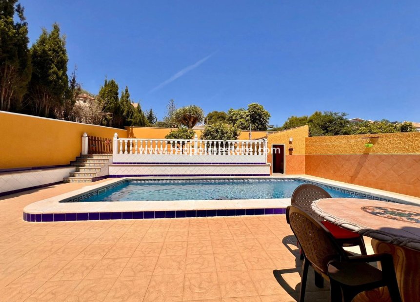 Resale - Villa -
Torrevieja - Los balcones