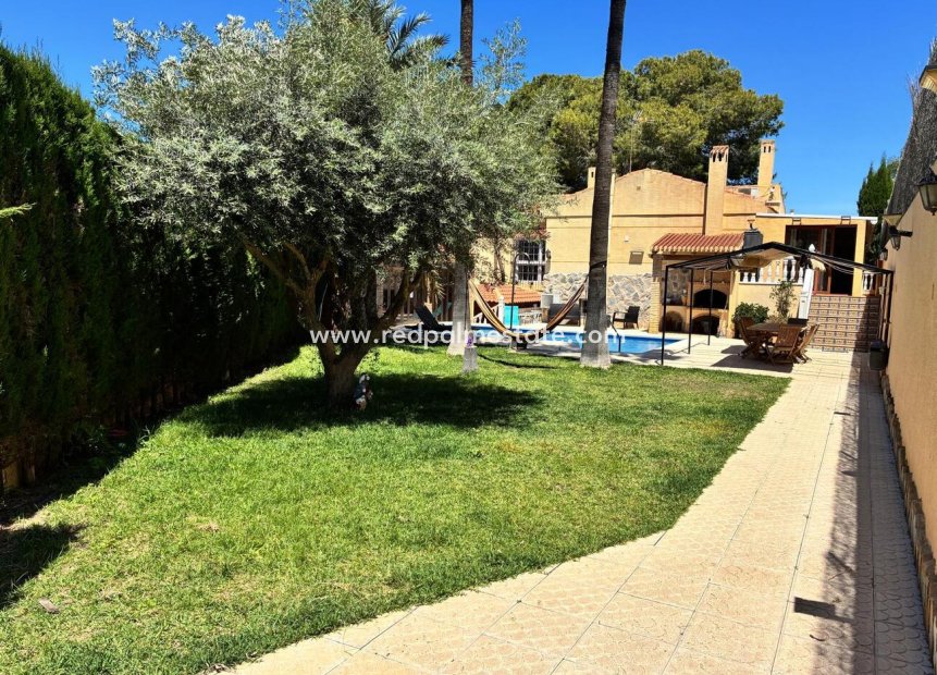 Resale - Villa -
Torrevieja - Los balcones
