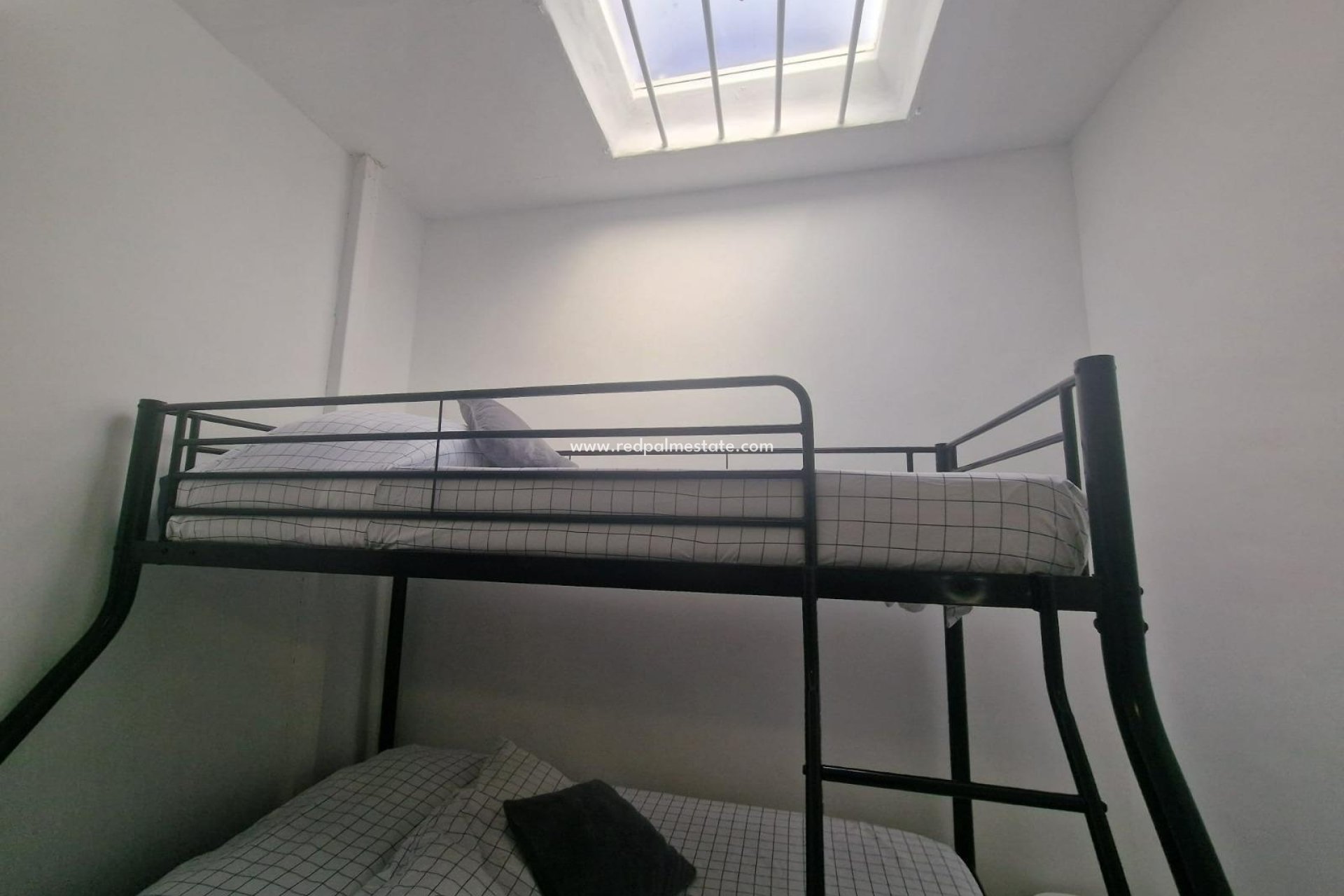 Resale - Villa -
Torrevieja - Paseo maritimo