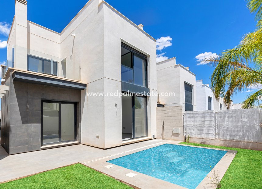 Resale - Villa -
Torrevieja - Pau 26