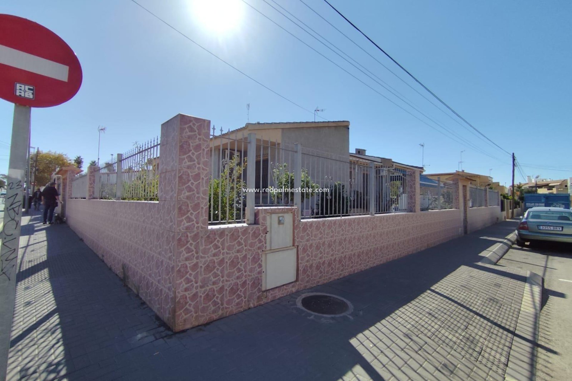 Resale - Villa -
Torrevieja - Playa de los locos