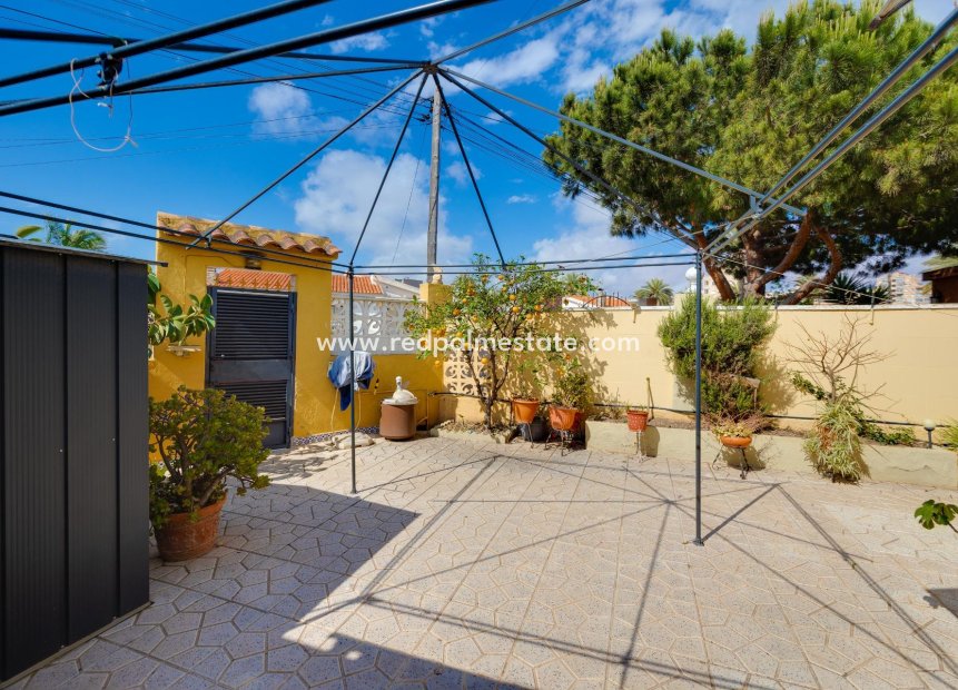 Resale - Villa -
Torrevieja - Playa de los Locos