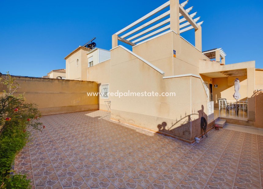 Resale - Villa -
Torrevieja - Pueblo - Centro