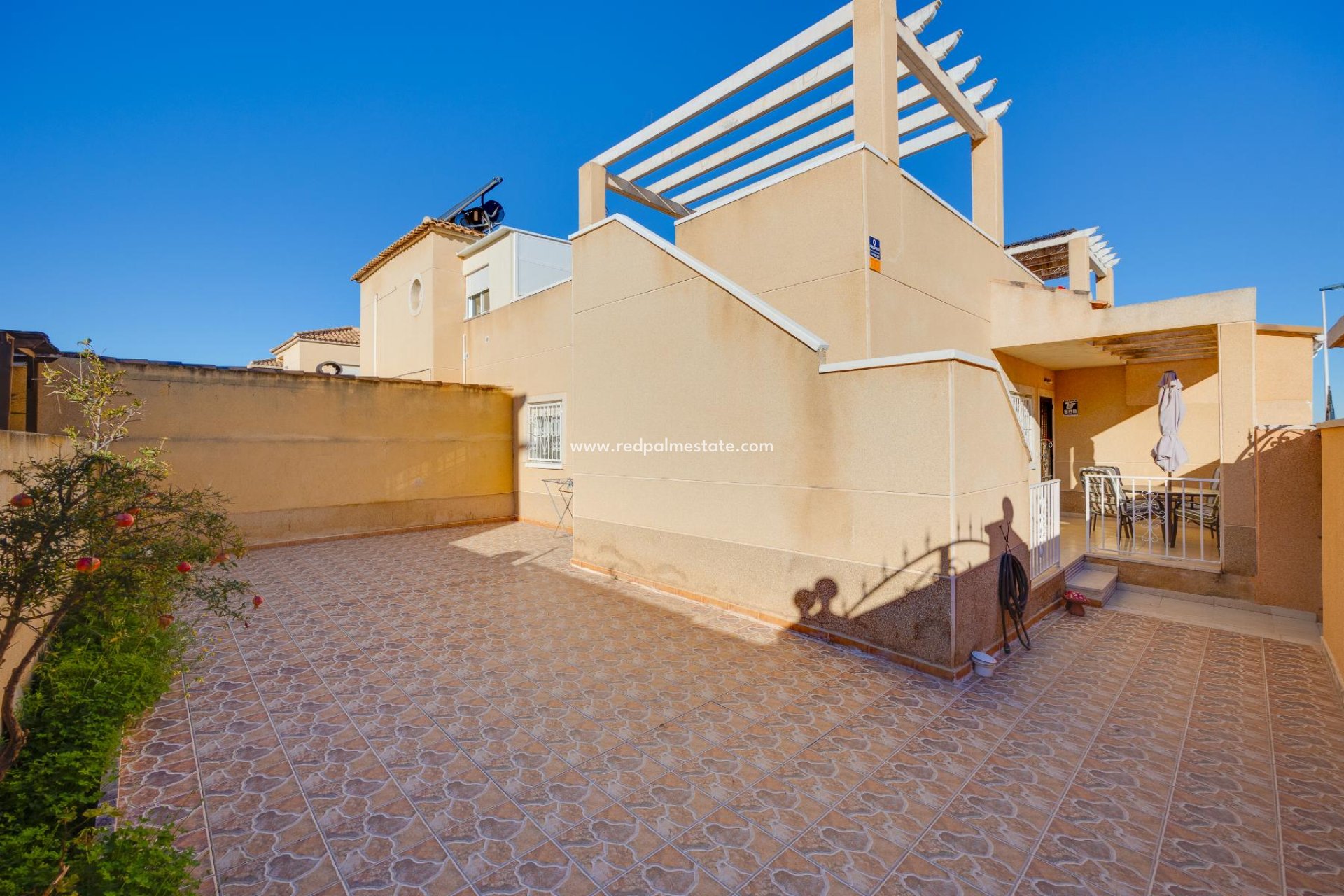 Resale - Villa -
Torrevieja - Pueblo - Centro