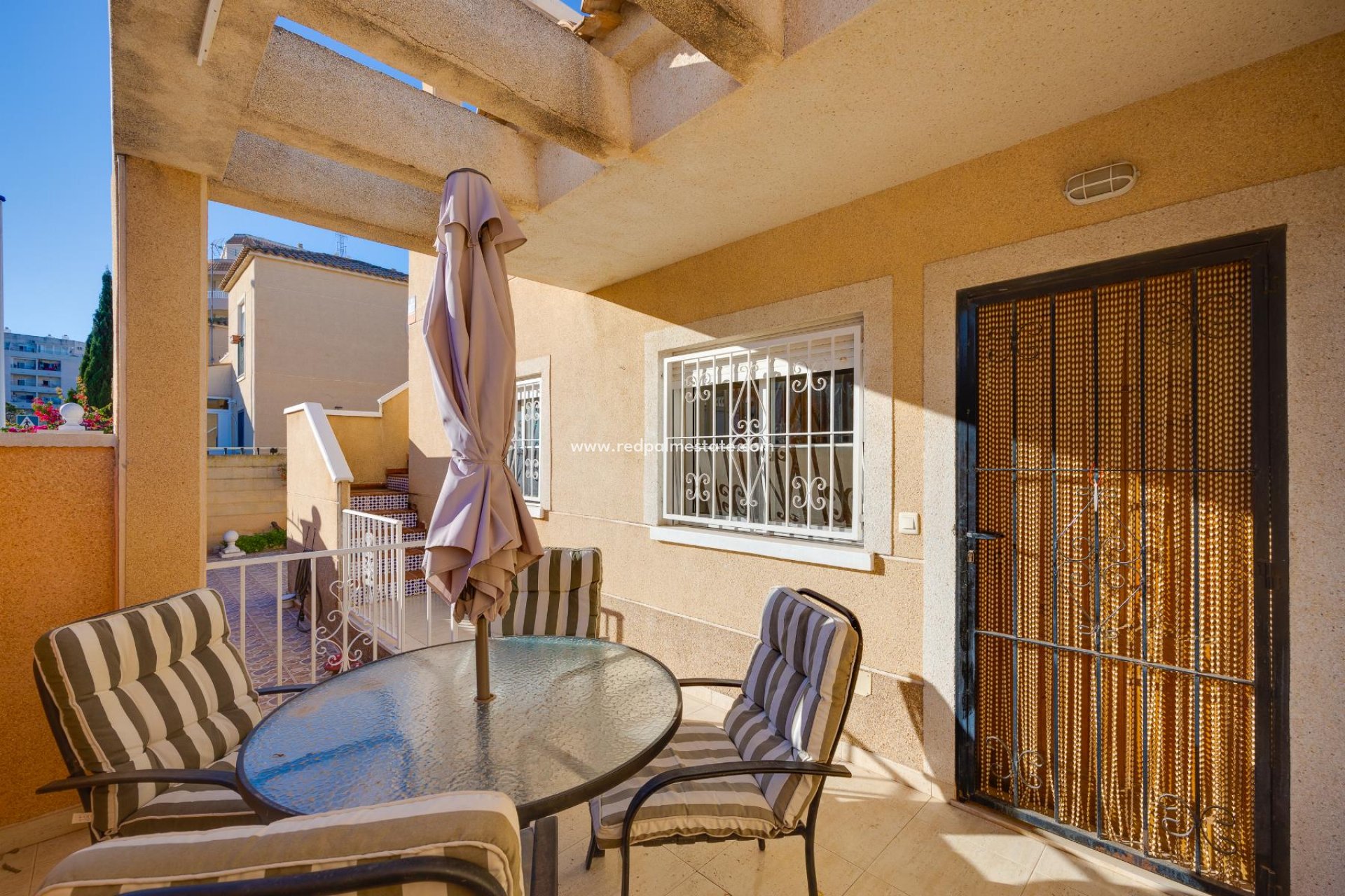 Resale - Villa -
Torrevieja - Pueblo - Centro