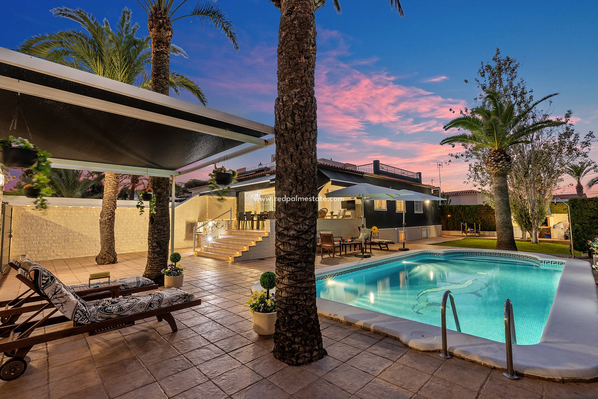 Resale - Villa -
Torrevieja - Punta Prima Torrevieja