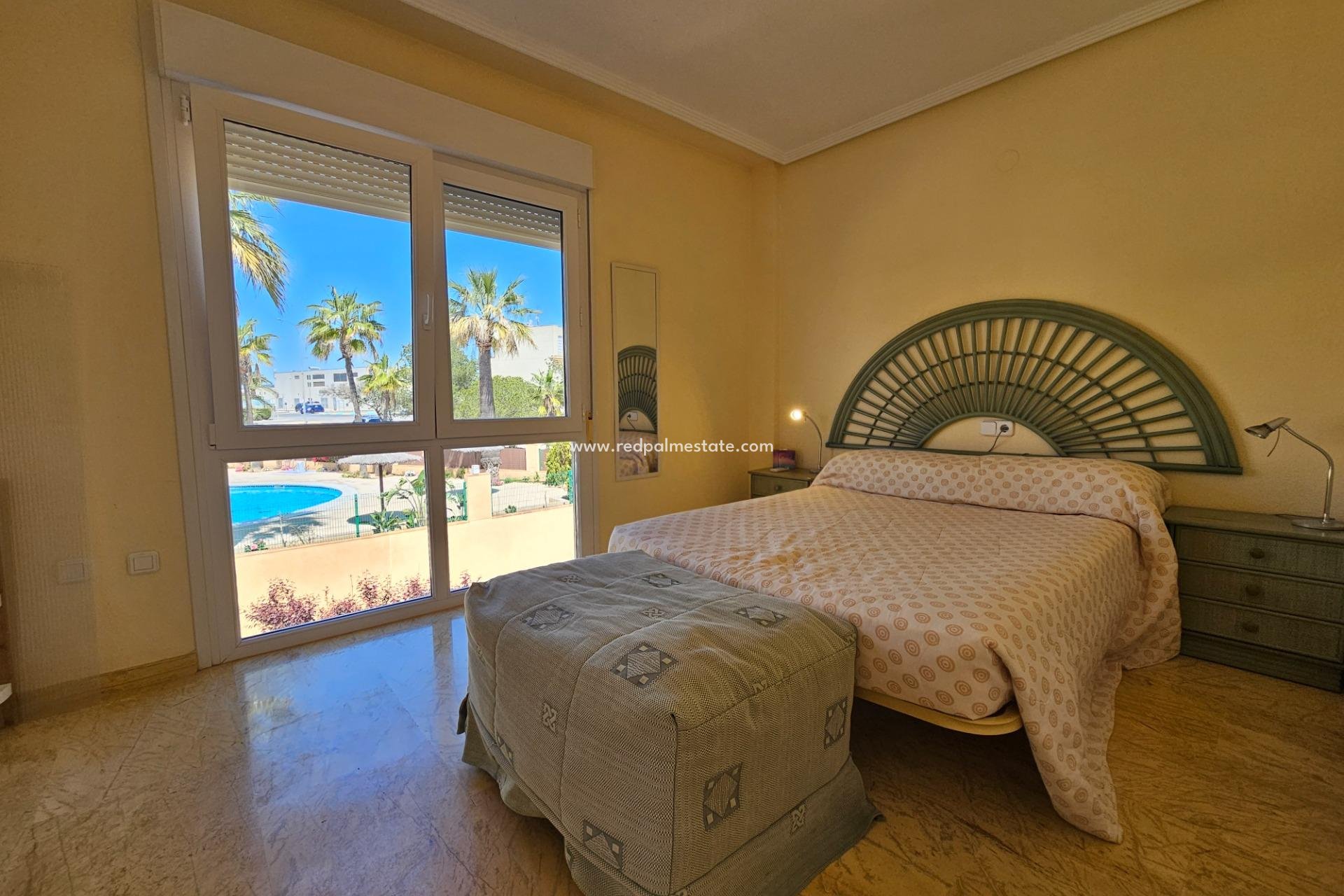 Resale - Villa -
Torrevieja - Punta prima