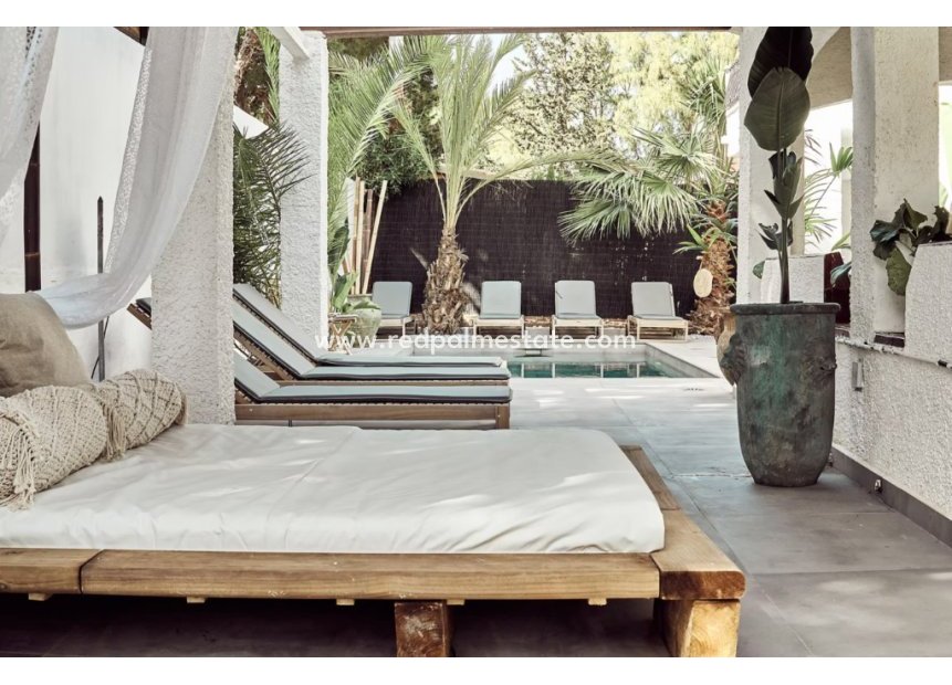 Resale - Villa -
Torrevieja - Punta prima