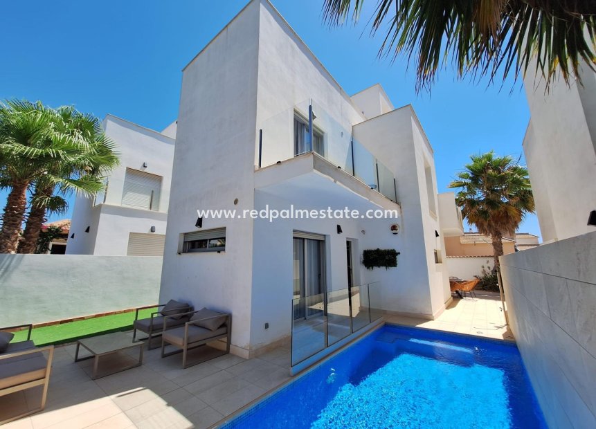 Resale - Villa -
Torrevieja - Rosaleda-los frutales