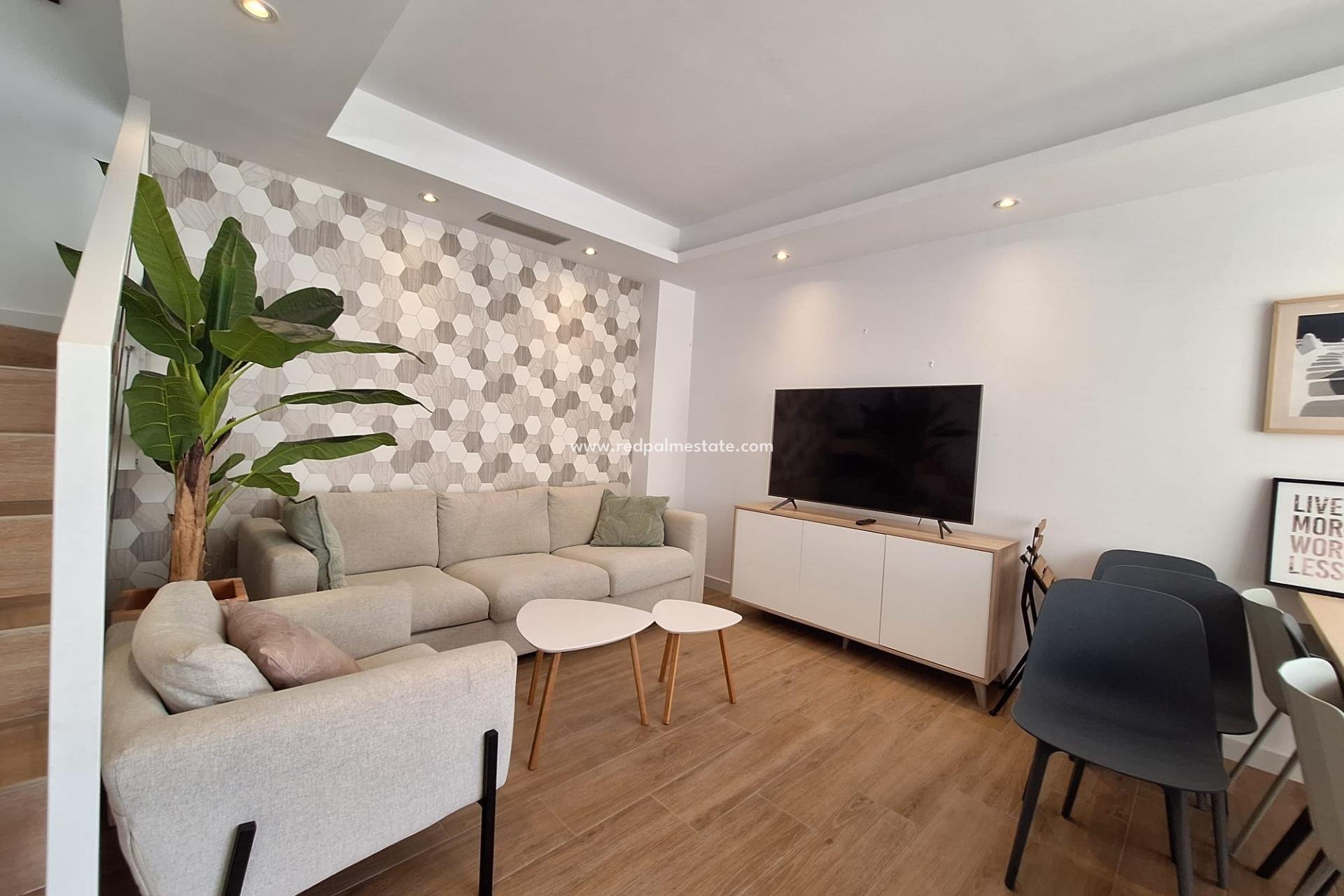 Resale - Villa -
Torrevieja - Rosaleda-los frutales