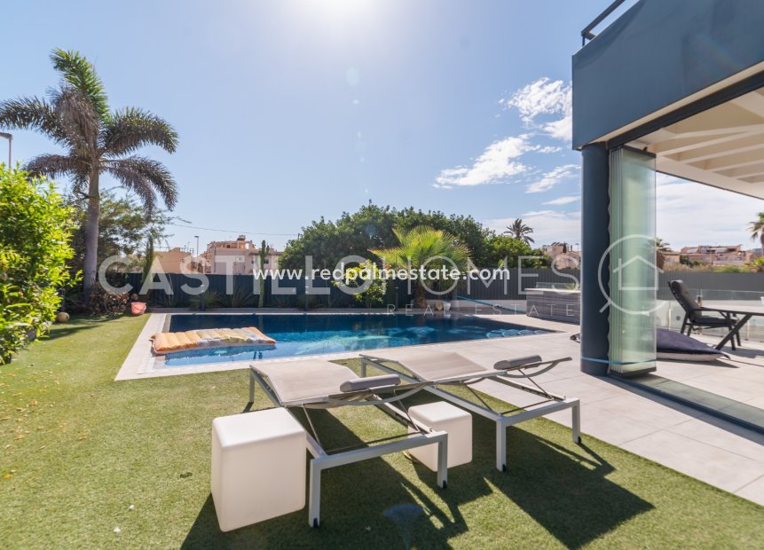 Resale - Villa -
Torrevieja - Rosaleda-los frutales