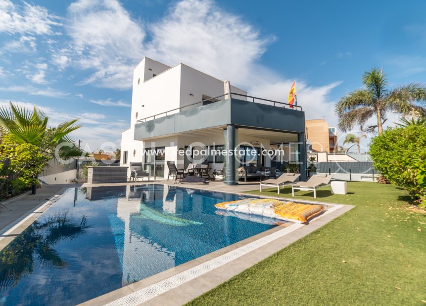 Resale - Villa -
Torrevieja - Rosaleda-los frutales