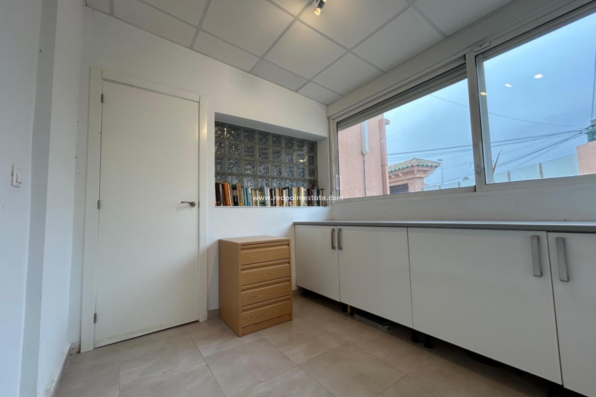 Resale - Villa -
Torrevieja - Rosaleda-los frutales