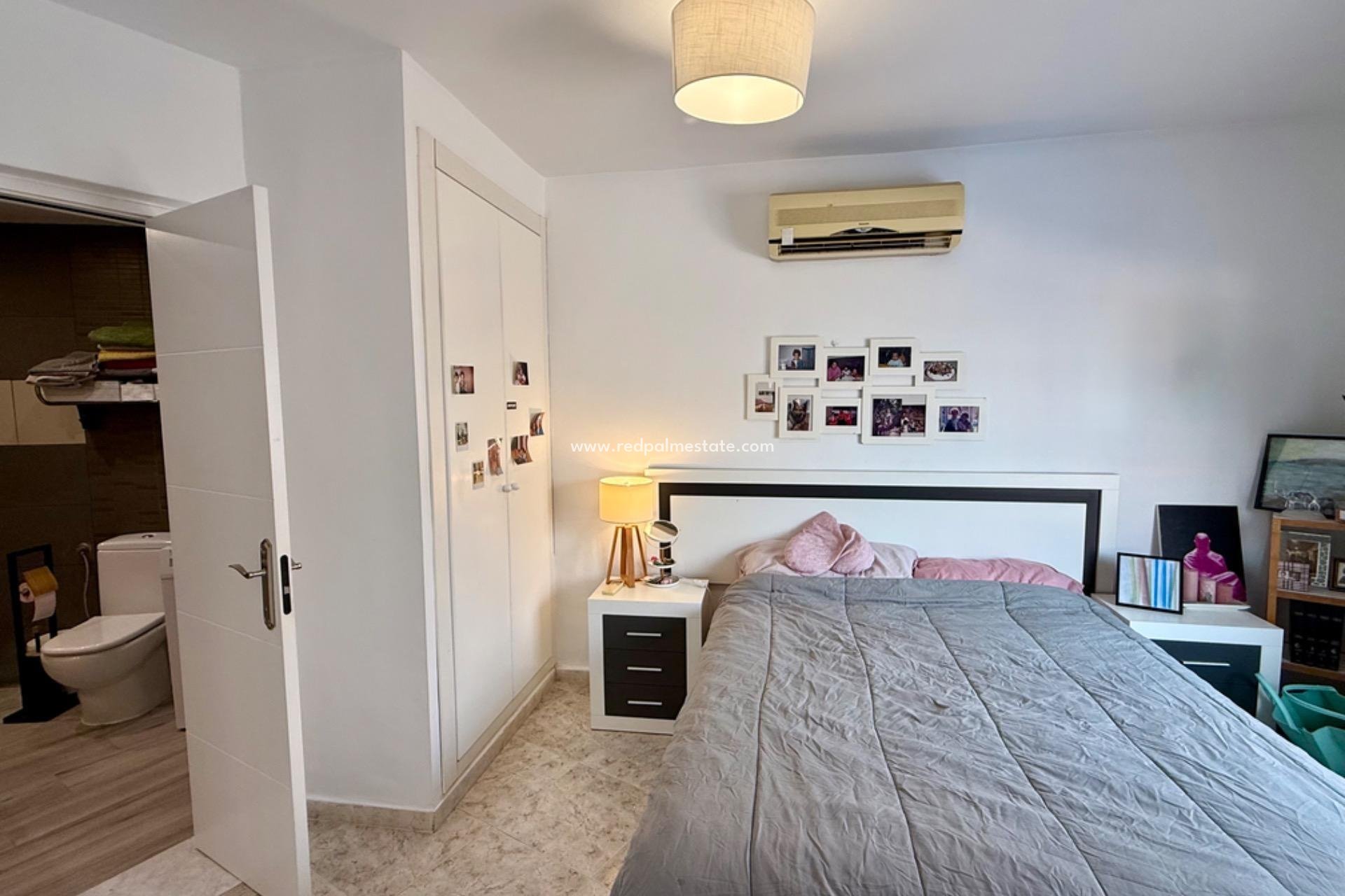 Resale - Villa -
Torrevieja - Rosaleda-los frutales