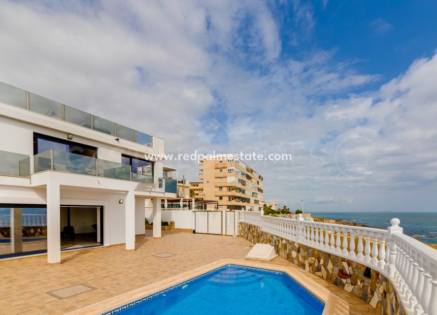 Resale - Villa -
Torrevieja - Torre del moro