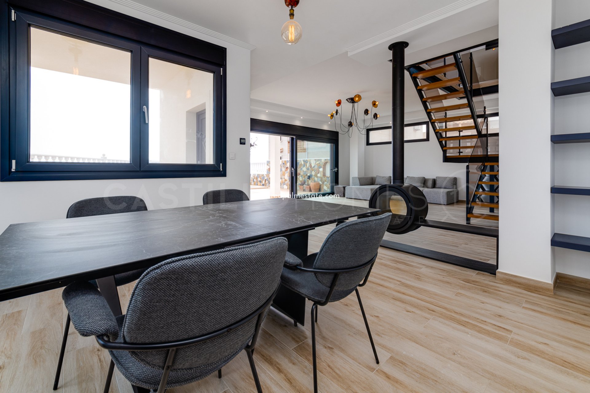 Resale - Villa -
Torrevieja - Torre del moro