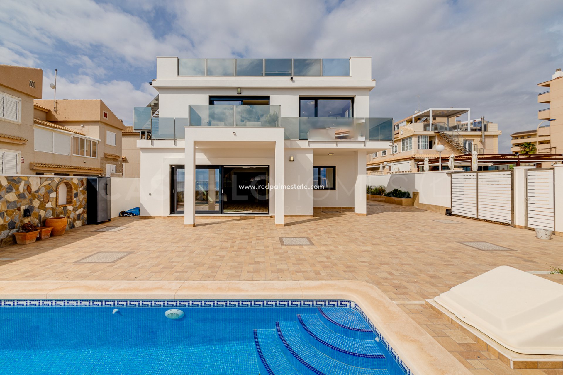 Resale - Villa -
Torrevieja - Torre del moro