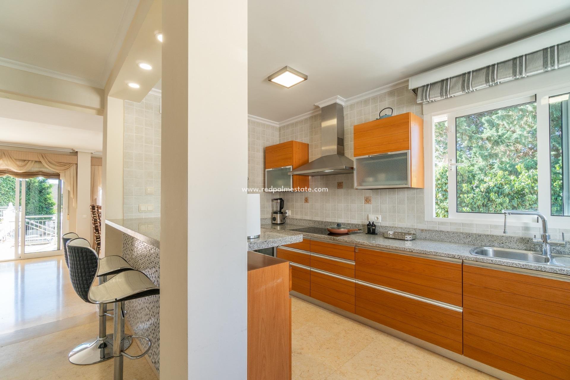 Resale - Villa -
Torrevieja - Torre la mata