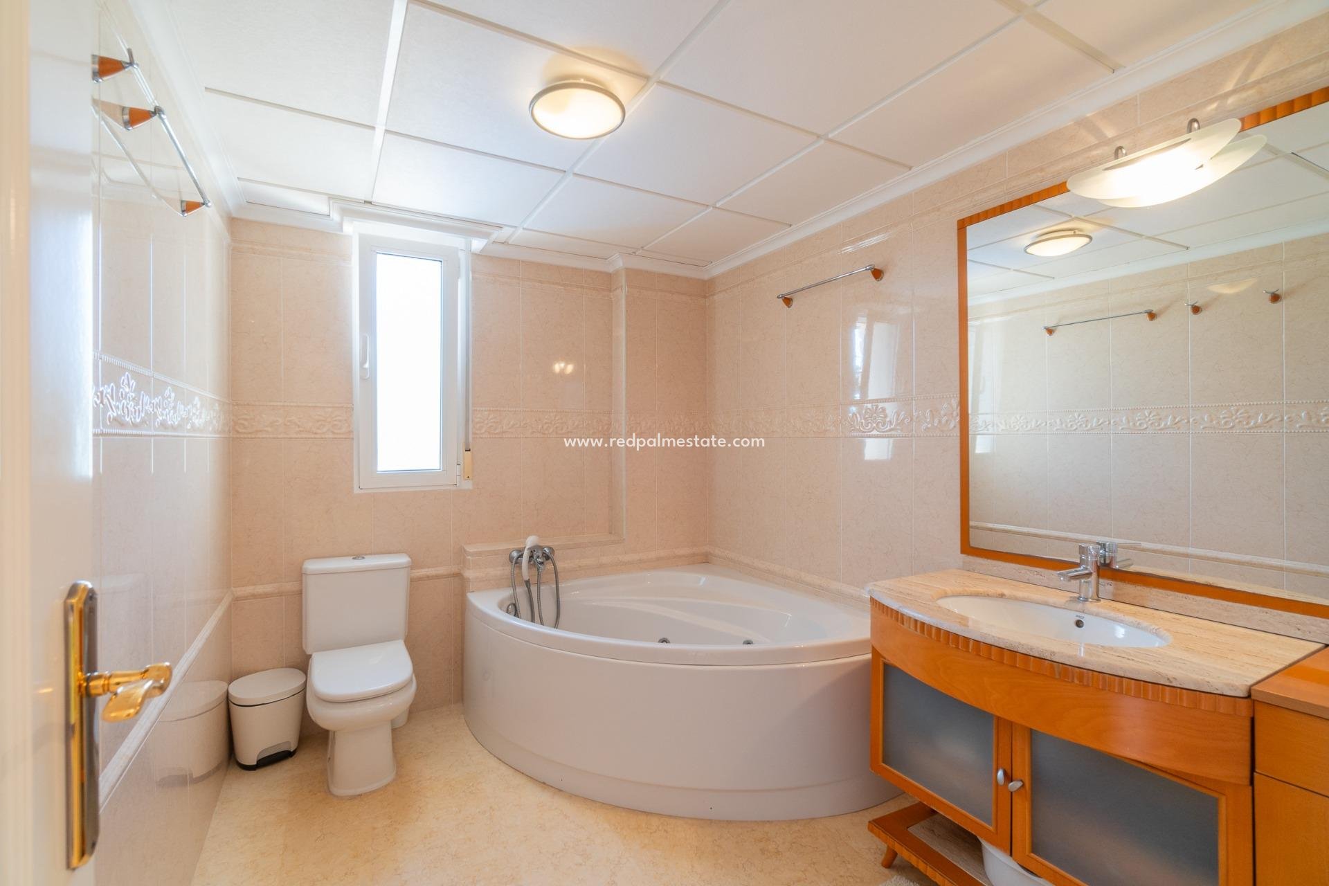 Resale - Villa -
Torrevieja - Torre la mata