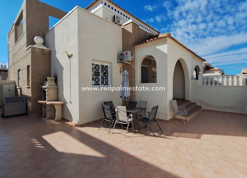 Resale - Villa -
Torrevieja - Torreblanca