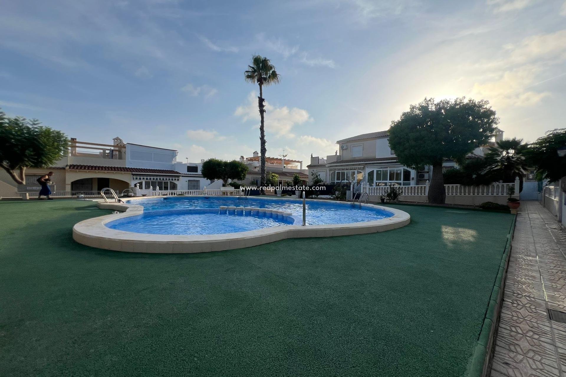 Resale - Villa -
Torrevieja - Torreblanca