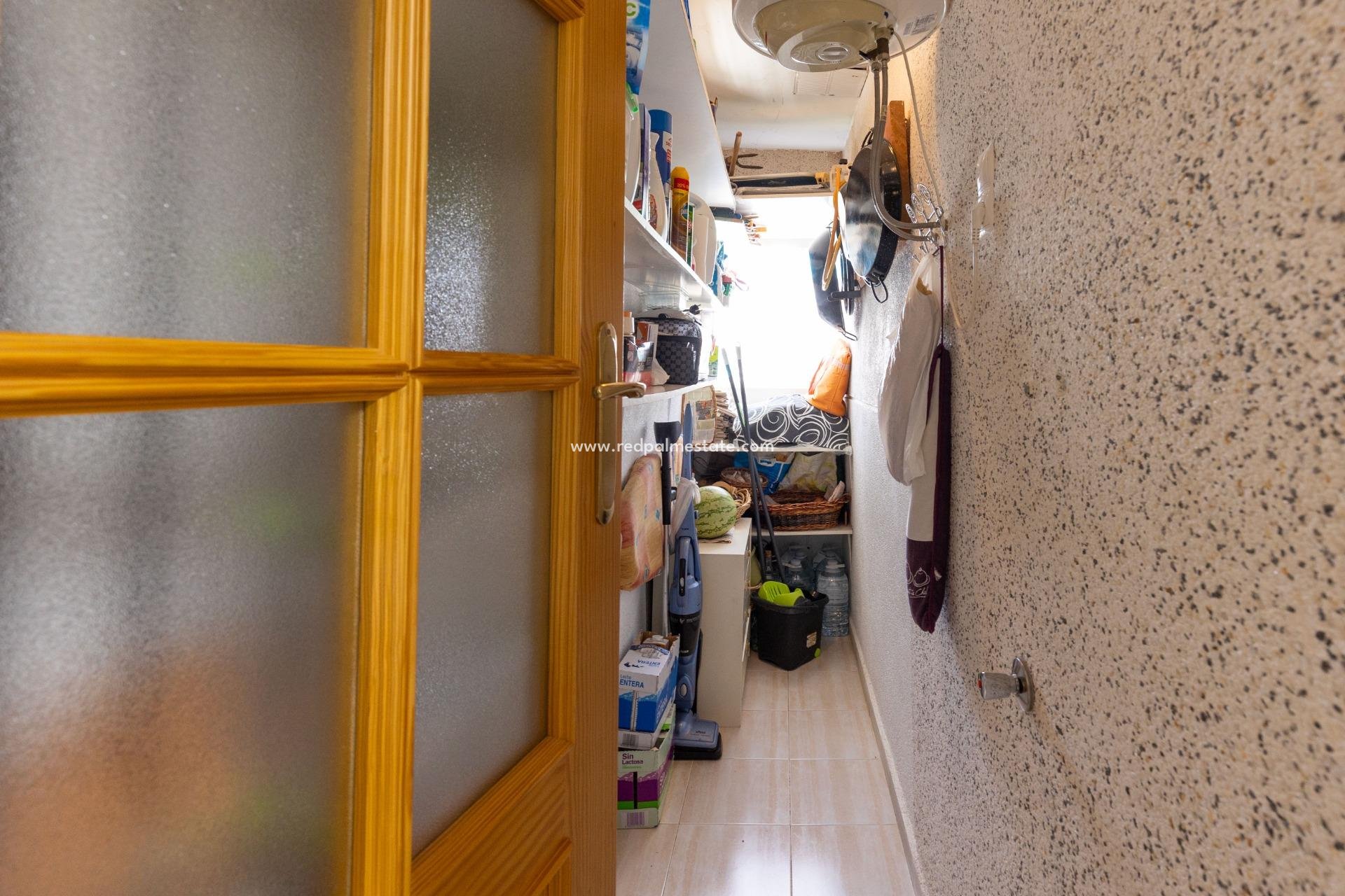 Resale - Villa -
Torrevieja - Torreblanca