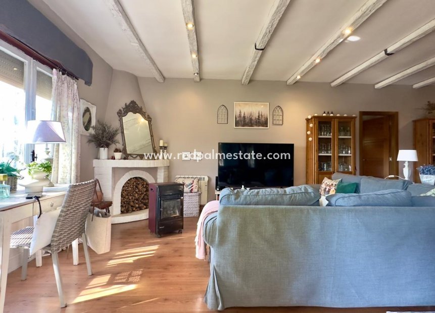 Resale - Villa -
Torrevieja - Torreblanca