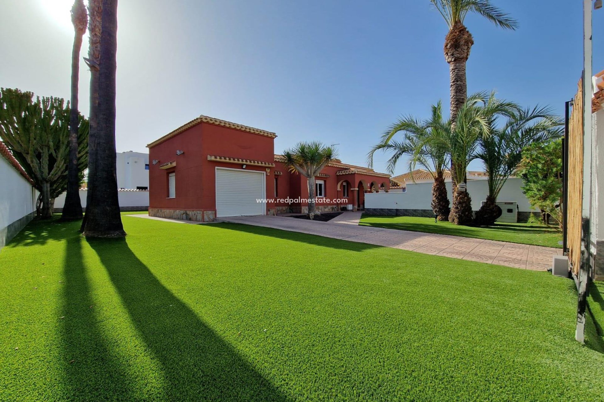 Resale - Villa -
Torrevieja - Torreta