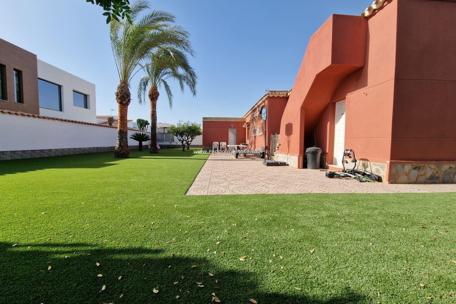 Resale - Villa -
Torrevieja - Torreta