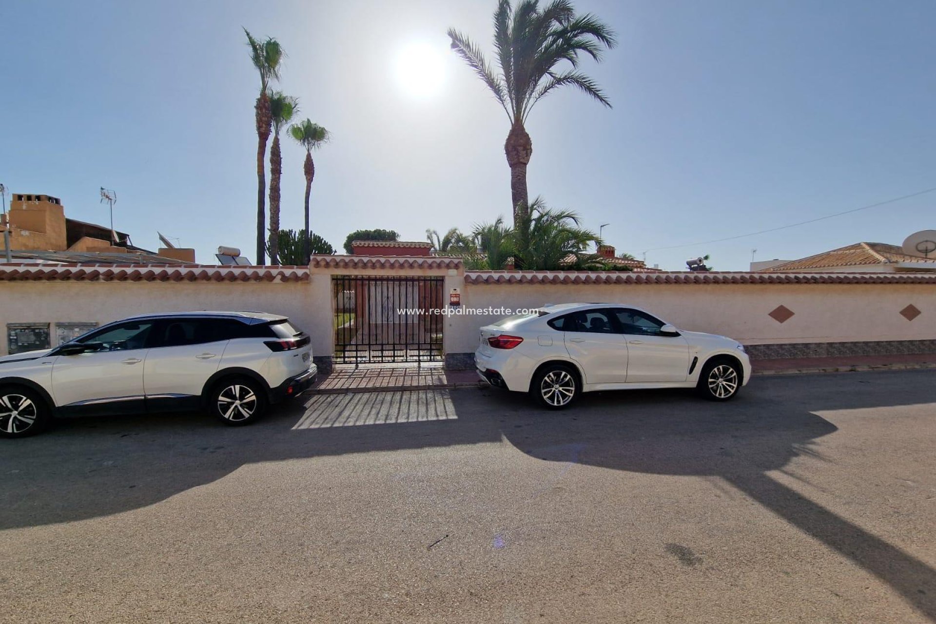 Resale - Villa -
Torrevieja - Torreta