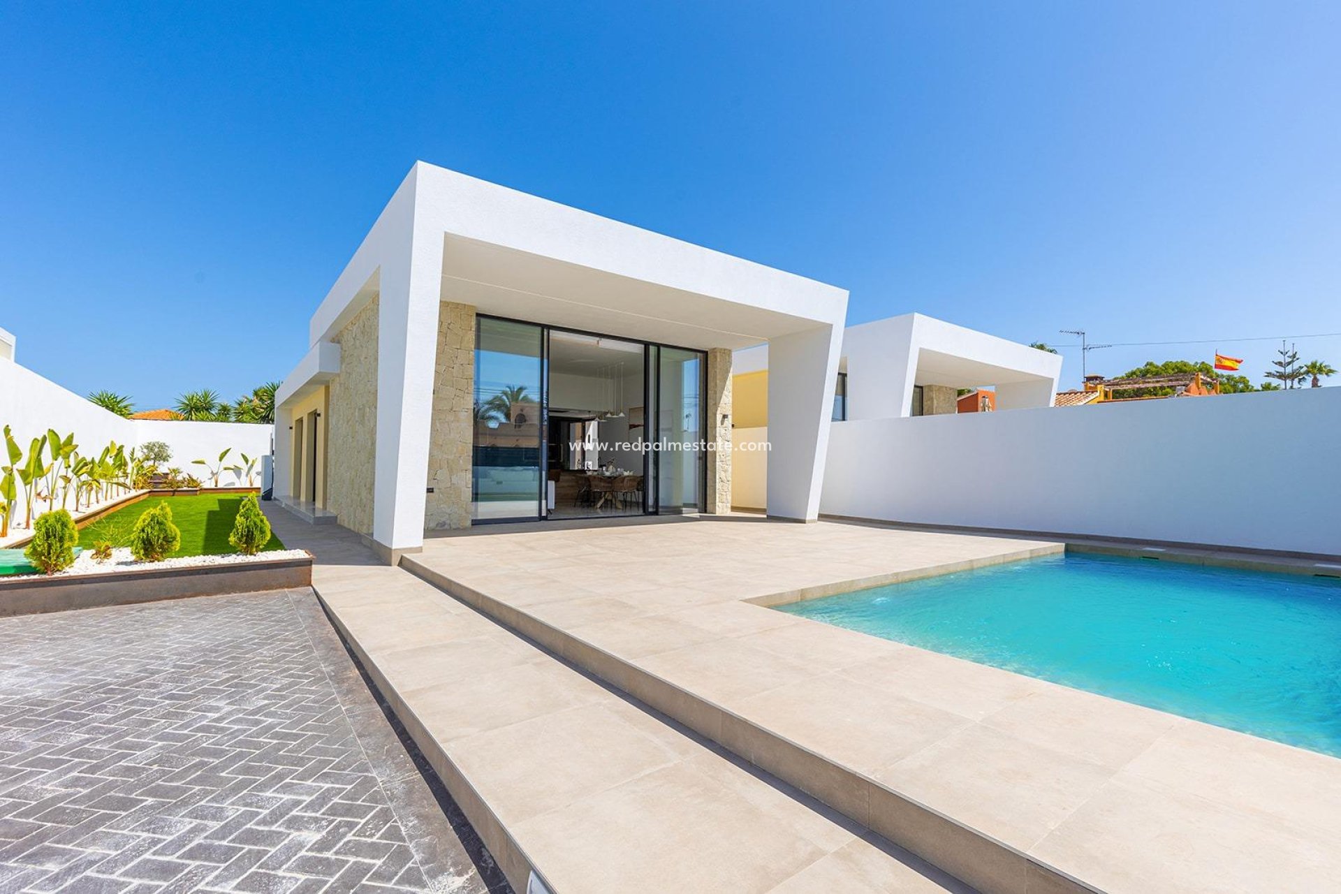 Resale - Villa -
Torrevieja - Torreta