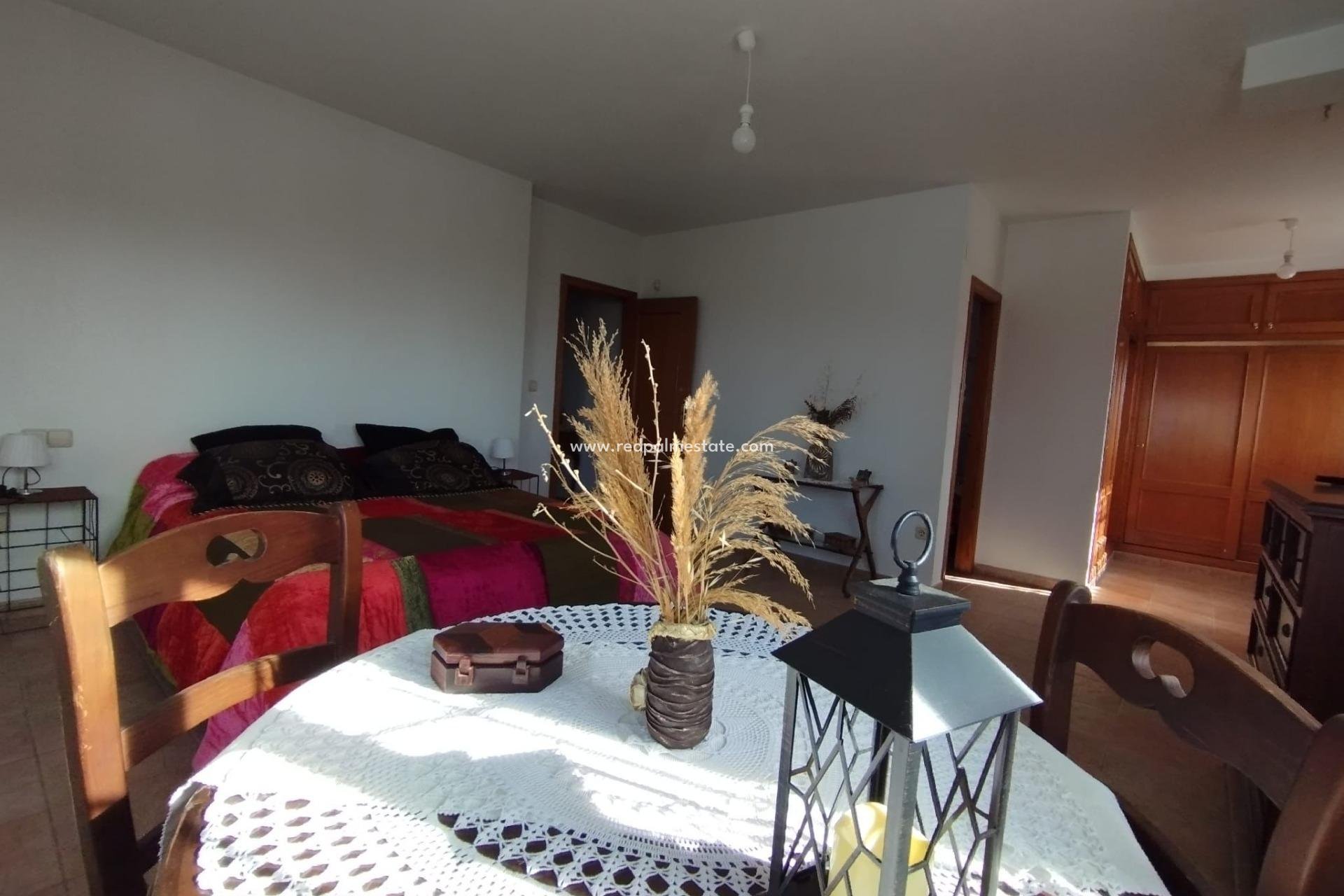 Resale - Villa -
Torrevieja - Torreta