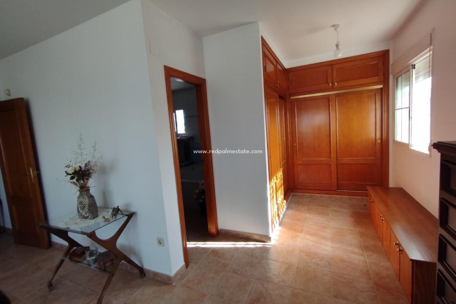 Resale - Villa -
Torrevieja - Torreta