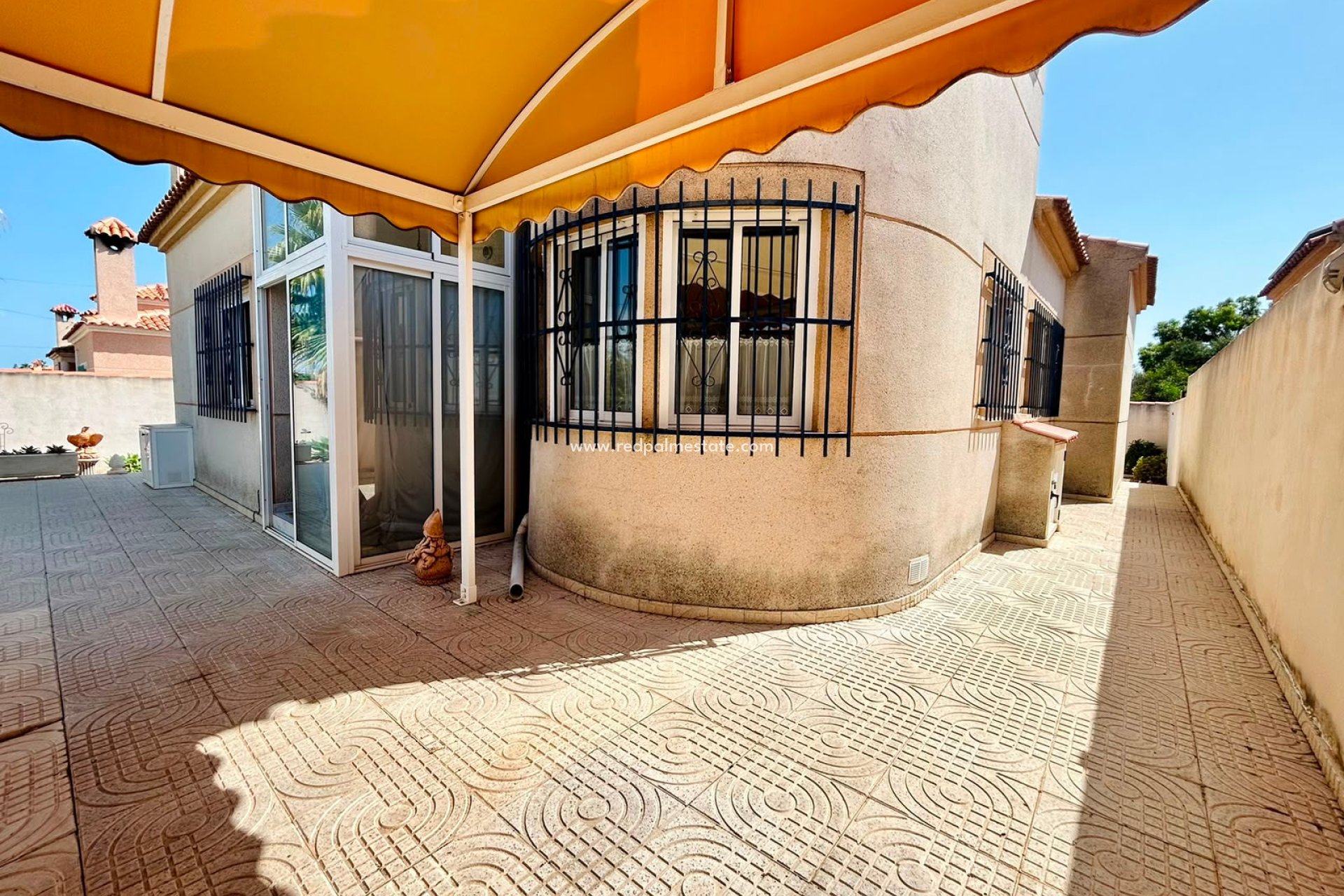 Resale - Villa -
Torrevieja - Urbanización San Luis