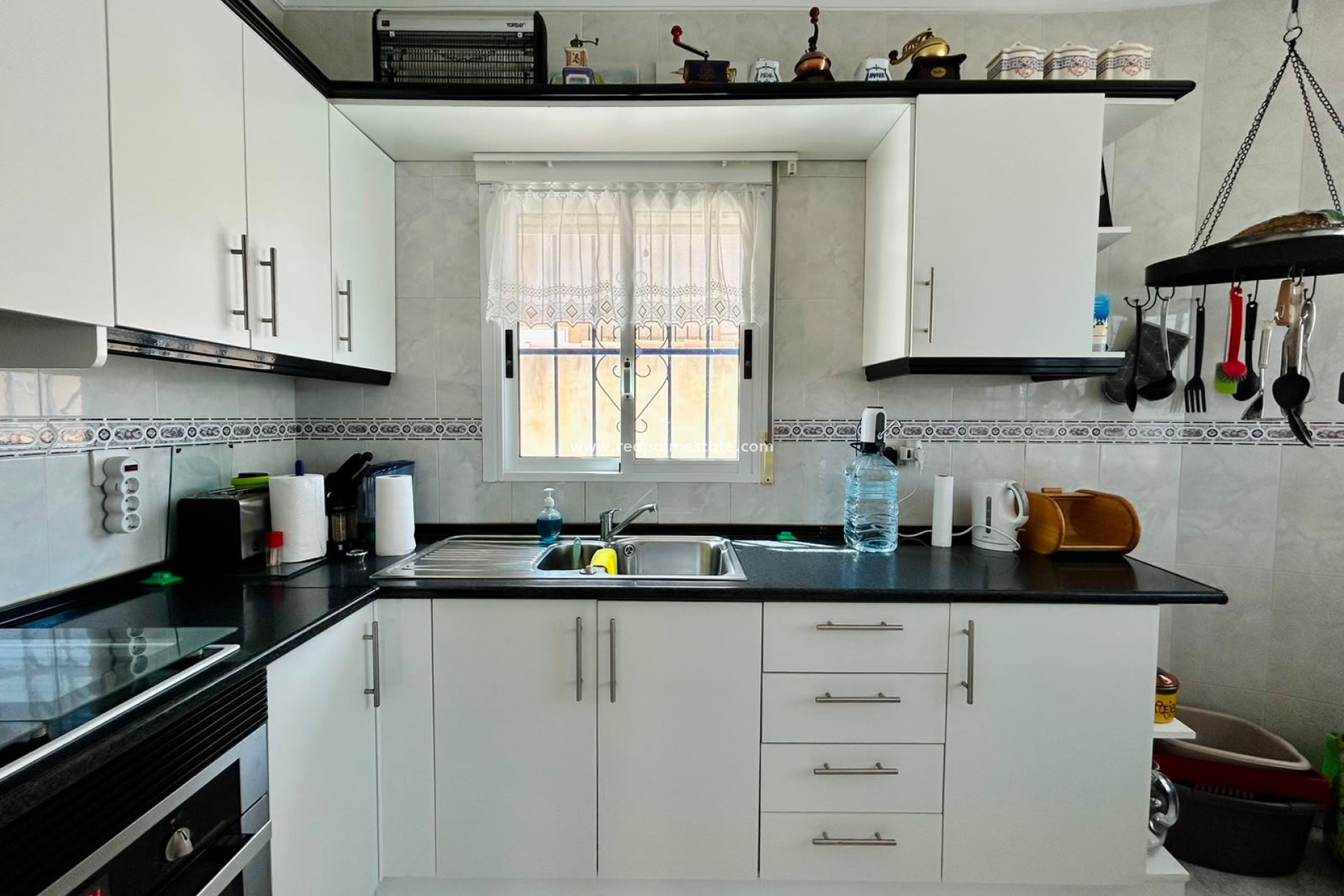 Resale - Villa -
Torrevieja - Urbanización San Luis